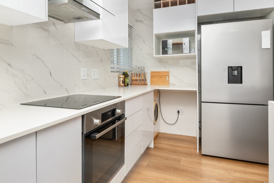 2 Bedroom Property for Sale in Sea Point Western Cape